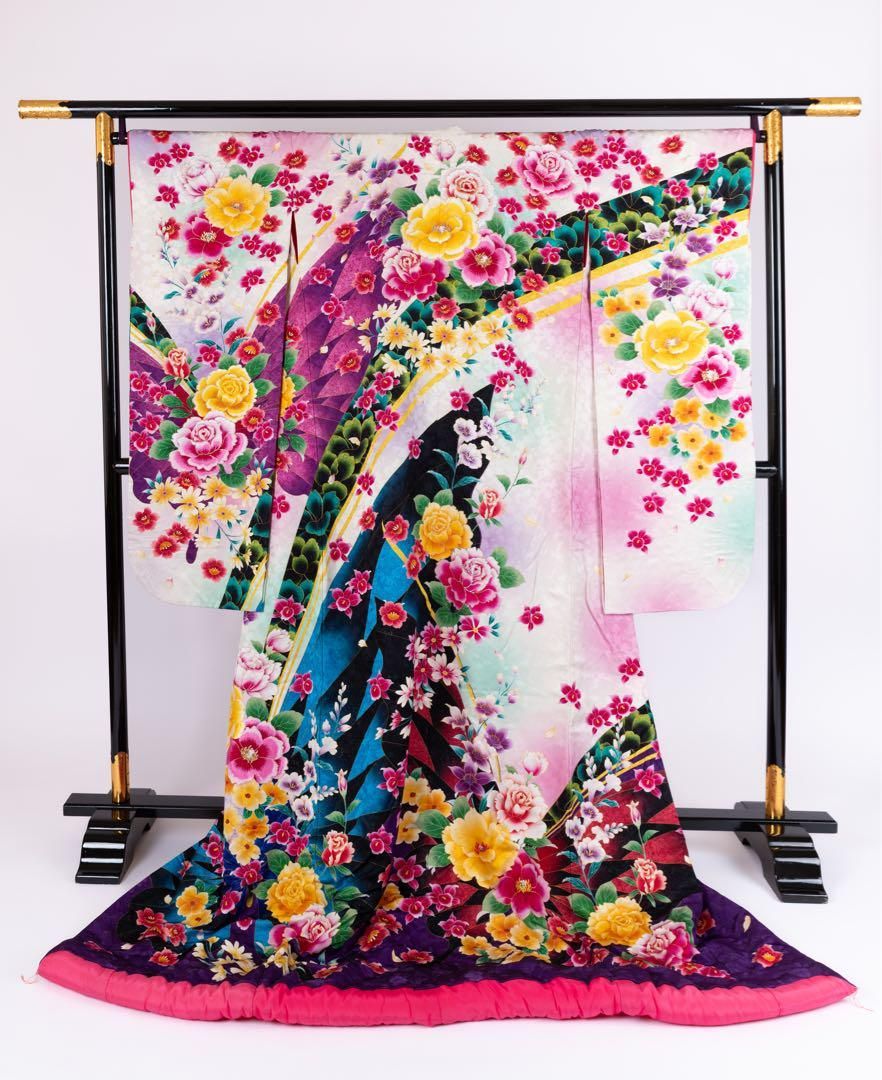 50%OFF! 125,000円→62,500円】花嫁色打掛け 白色 牡丹/杜若、椿模様 