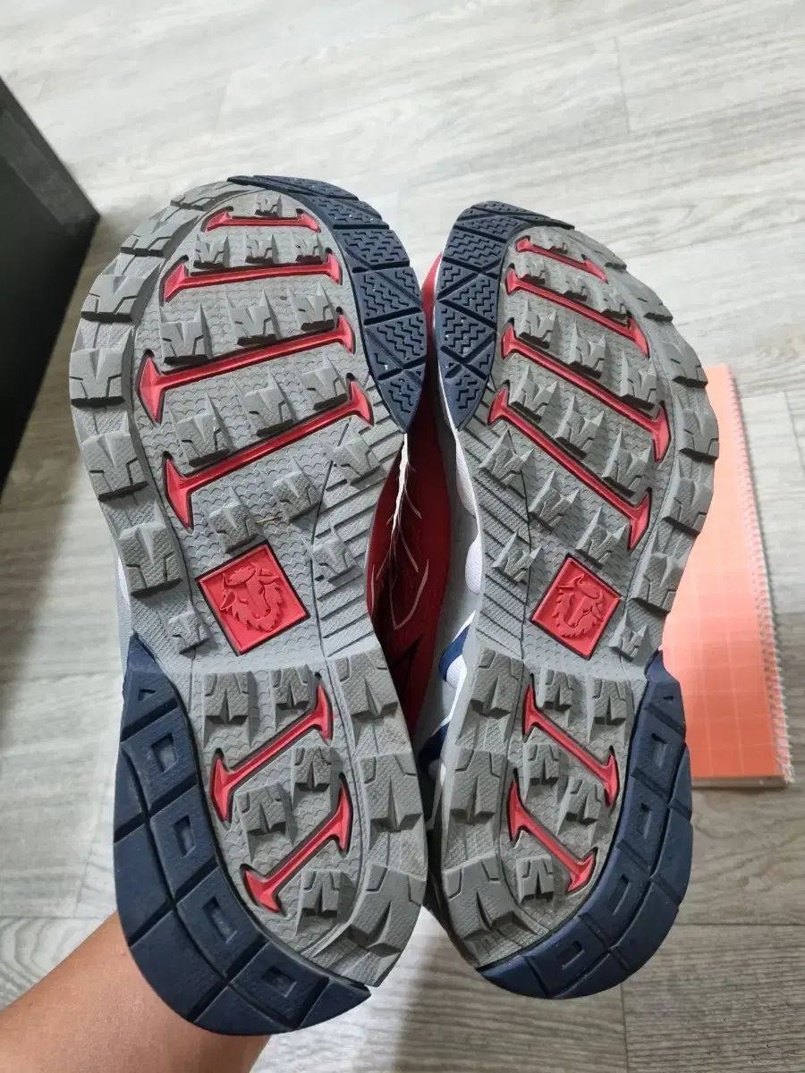  BLACK YAK ブラックヤク 登山靴 240 サイズ 登山靴 トレッキングシューズ アウトドアシューズ