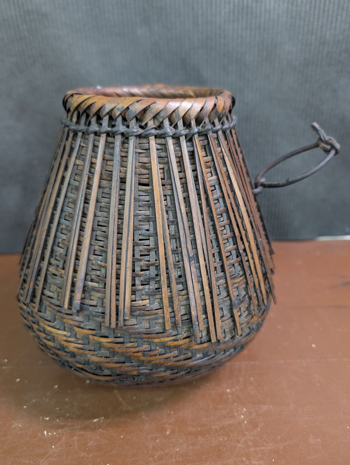 竹細工　飾り物　壁かけ飾り★茶道具 竹細工 飾り物 壁かけ飾り☆茶道具 掛け花籠 蛇籠B 根曲り竹 茶花