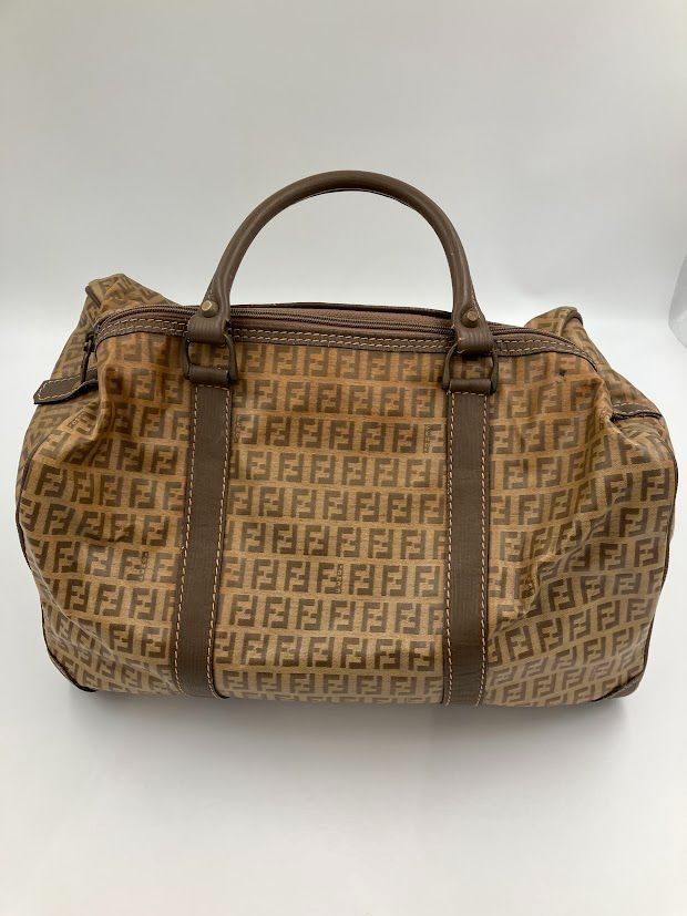 レアデザイン　ヴィンテージ　FENDI フェンディ　スカート　モノグラム　42 fendi ズッカ柄 スカート 膝丈 ヴィンテージ old fendi 激レア