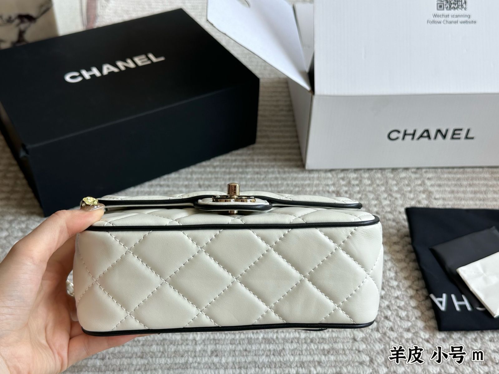 25P CHANEL コンパクトなのに実用的◎ナノ ショルダーバッグ 25P☆フォルムが可愛くて収納も◎】CHANEL ミニボストンバッグ