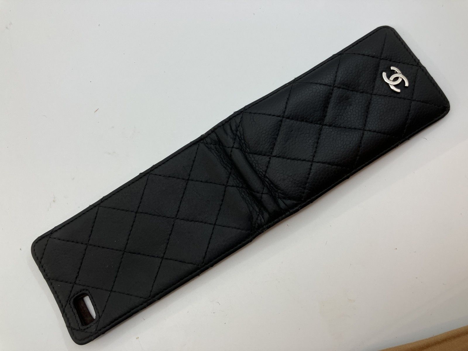 シャネル スマホケース 黒 12.8×6.8×1.5cm キャビアスキン シリアル 
