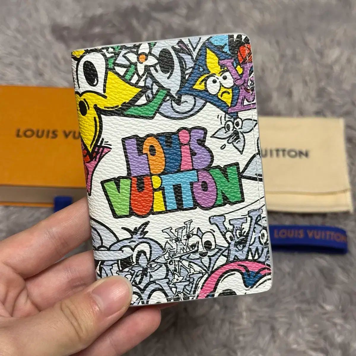 モデル ルイヴィトン コミックス オーガナイザー カードウォレット