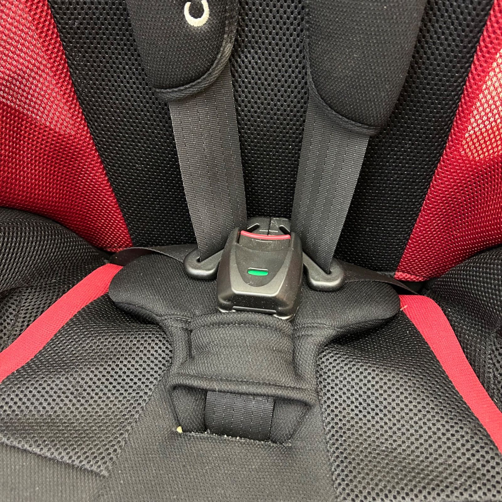 Combi コンビ ジョイトリップ エアスルー GG チャイルドシート CG-GSH