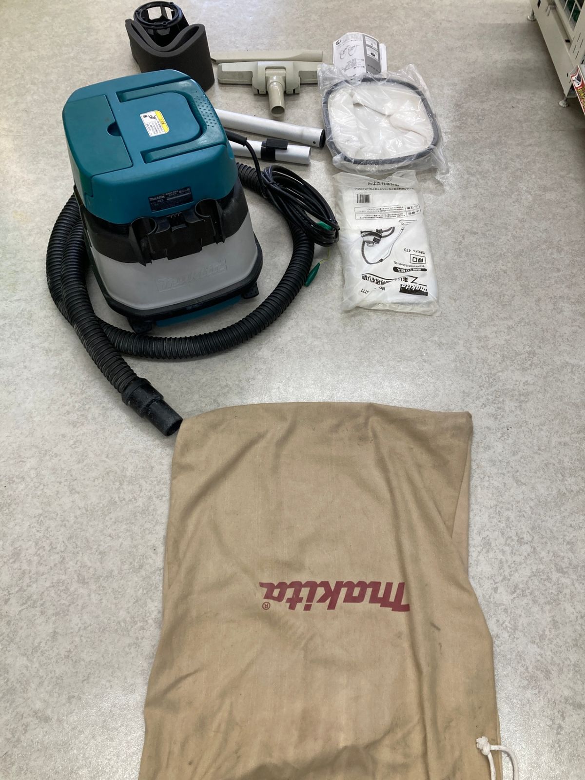 中古品】【0921】☆makita(マキタ) 乾湿両用 集じん機[連動型