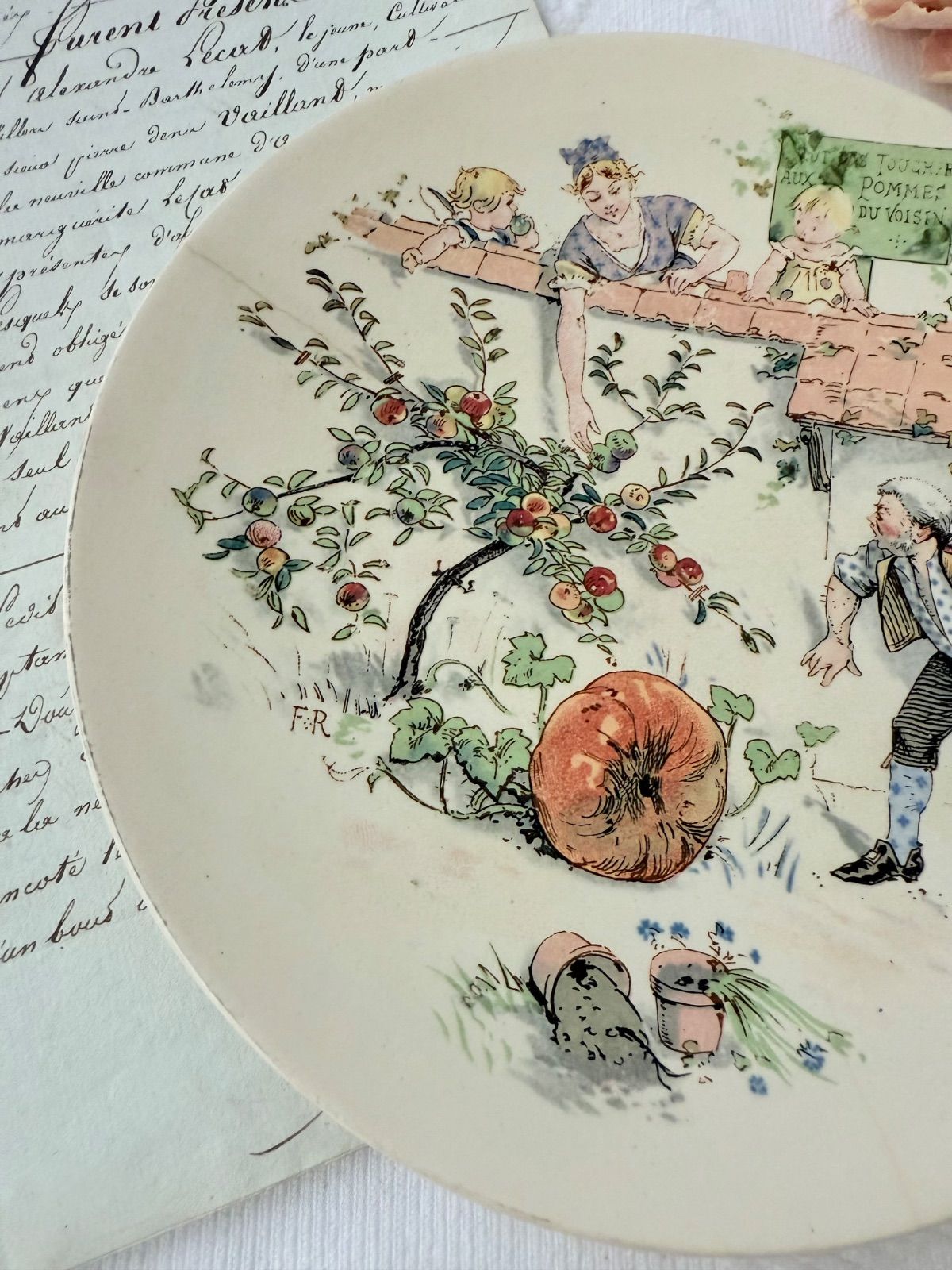 B3 アンファンリシャール サルグミンヌ フランスアンティークプレート