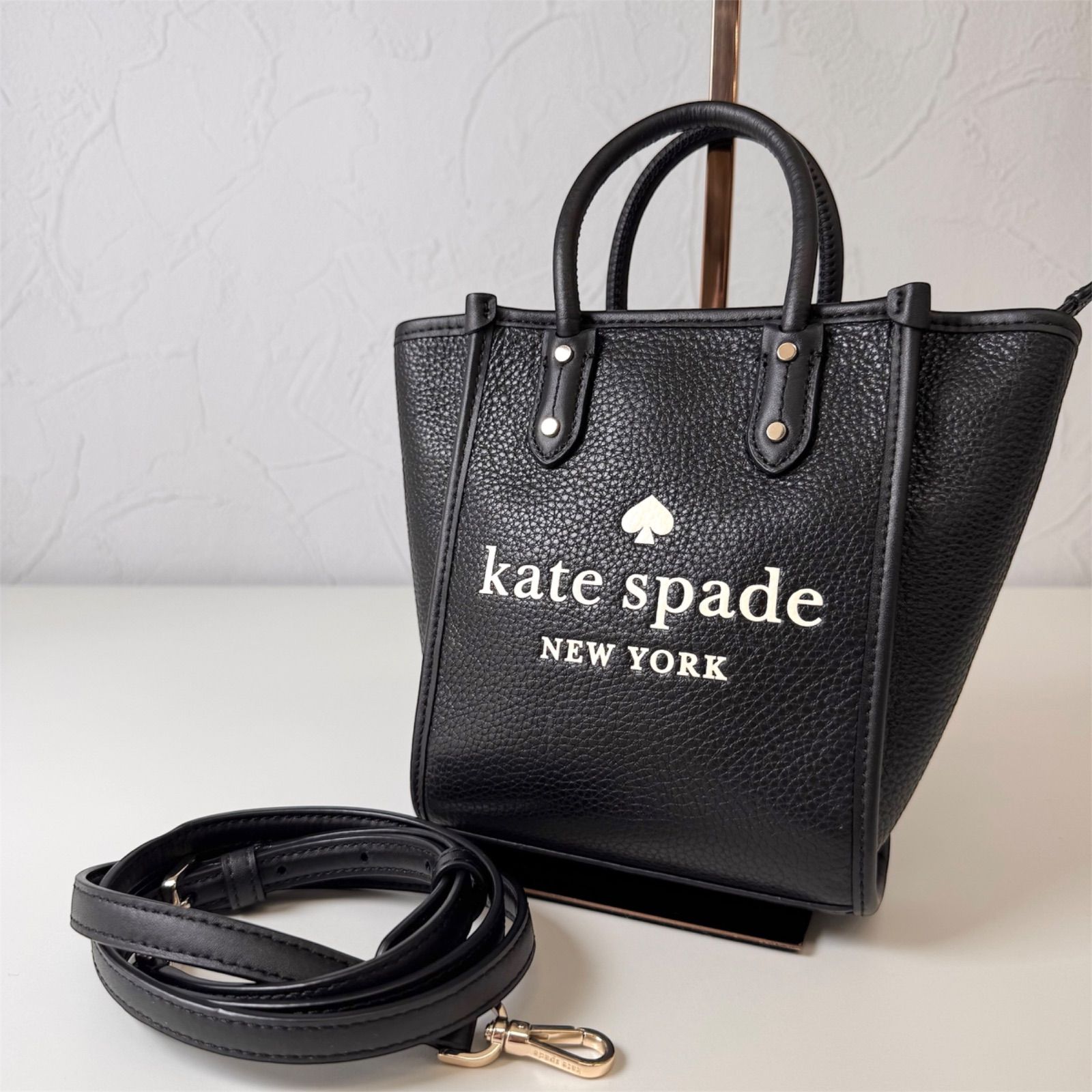 美品✨ ケイトスペード　スモールエラ　2wayハンドバッグ　ペブルレザー　黒 ケイトスペード KATE SPADE バッグ トートバッグ 斜めがけ 2way
