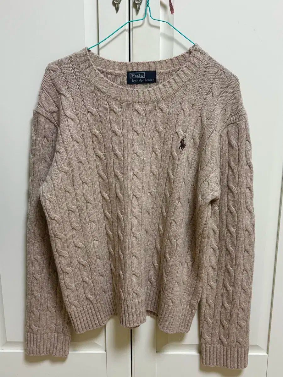 ポロ ラウンドネック ケーブル編み ニット ココア カラー