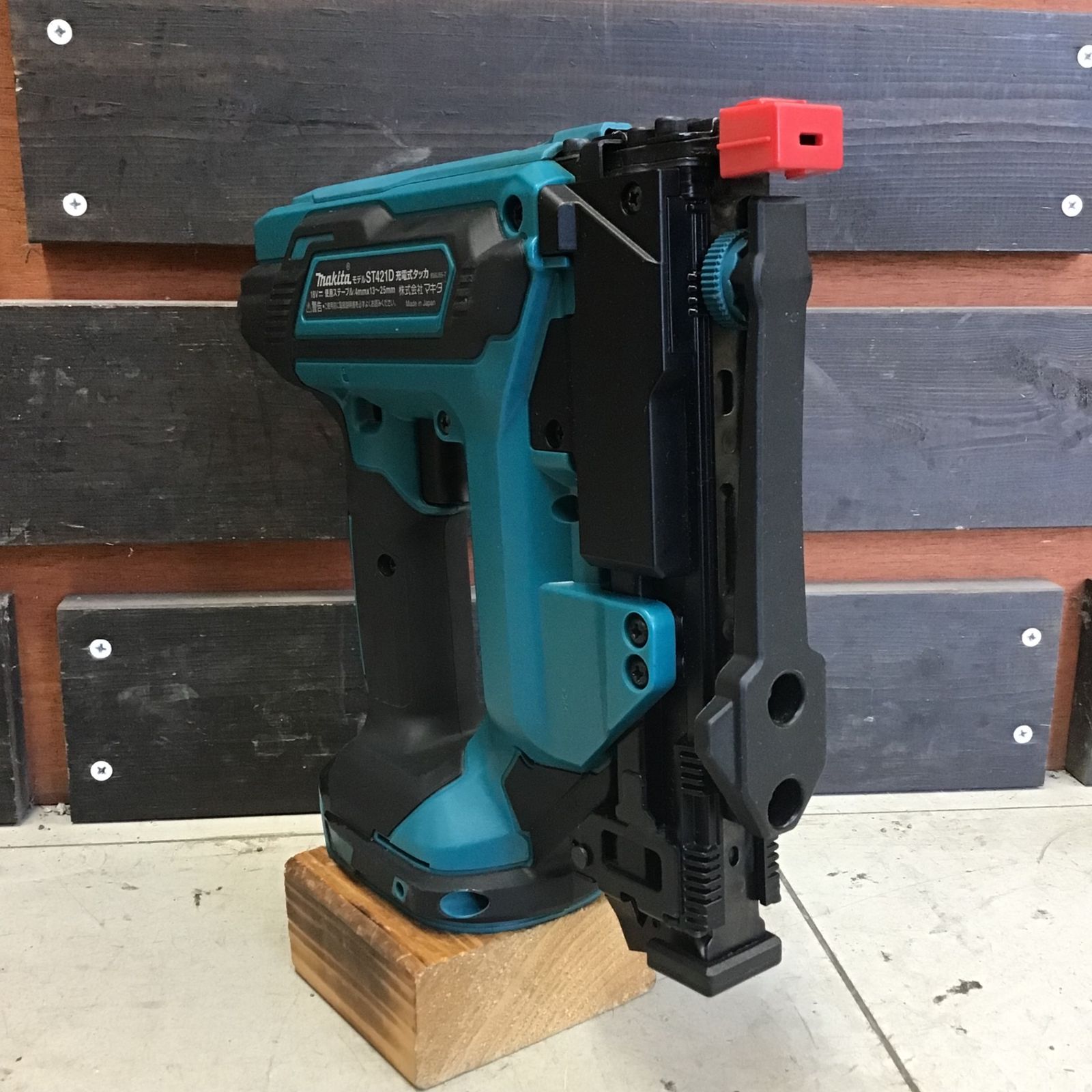 中古品】 マキタ/makita コードレスタッカー ST421DZ 【鴻巣店 