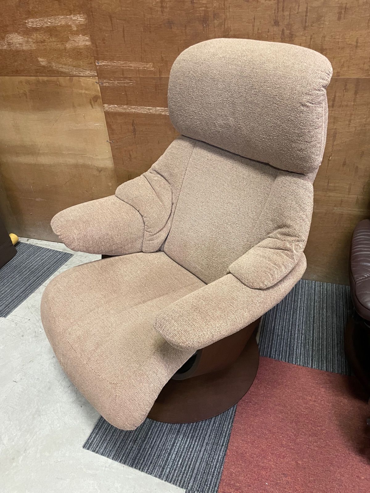 引き取り カリモク リクライニングチェア ザファースト RU73モデル オットマン無し