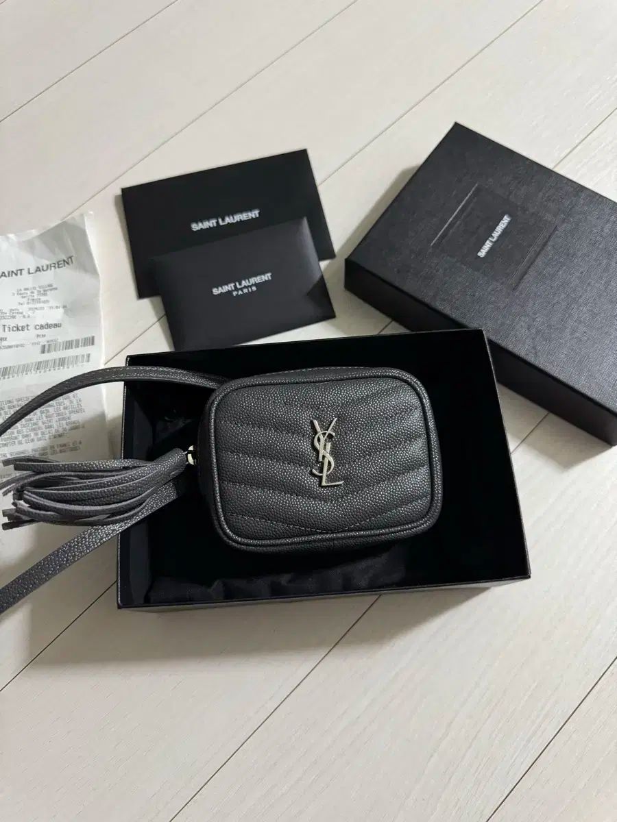 VALENTINO ビジューバッグ　ショルダーバッグ　パーティーバッグ　レース VALENTINO ビジューバッグ ショルダーバッグ パーティーバッグ レース