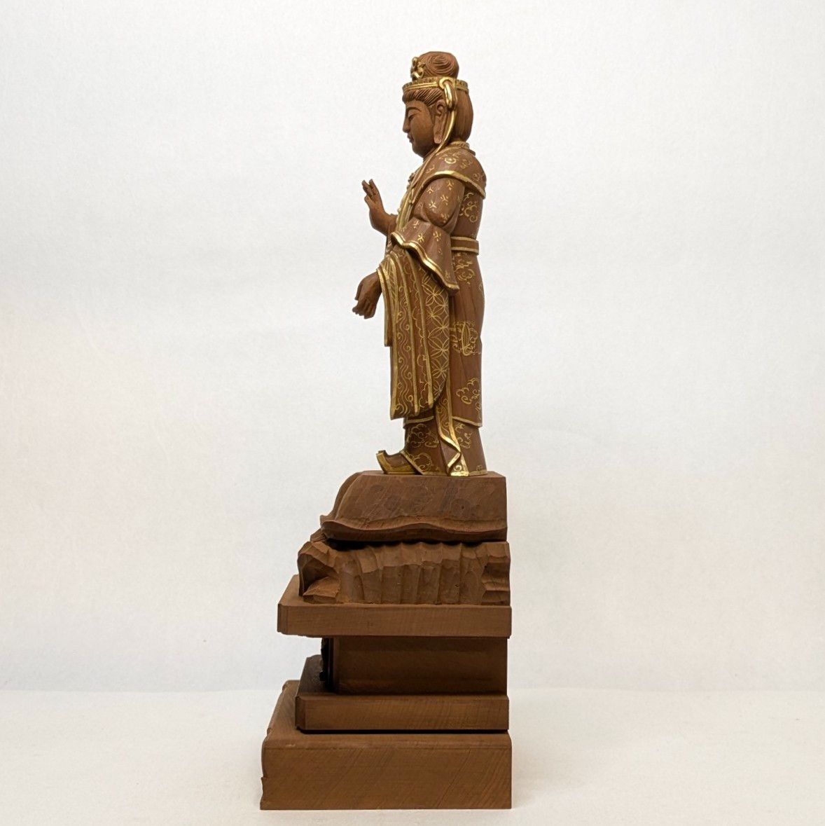 【月末セール・新品】 帝釈天　金泥　紅檀　総高さ約27.5㎝　インドラ　帝釈 新品・未使用】 帝釈天金泥紅檀総高さ約27.5㎝インドラ天主帝釈