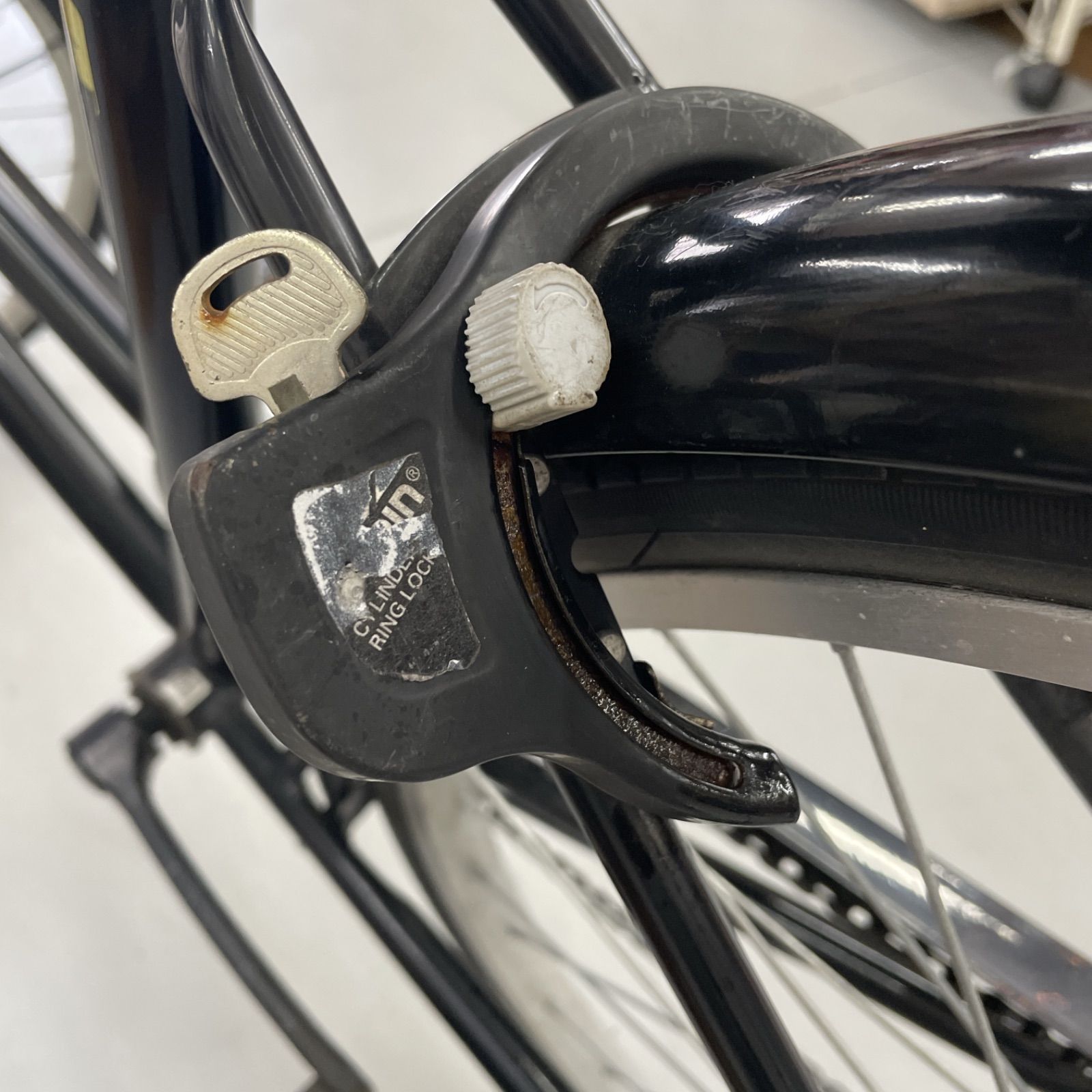 R519 ☀️軽快自転車☆ CADALORA ☆ 27インチ ☆6段変速☆LEDダイナモ