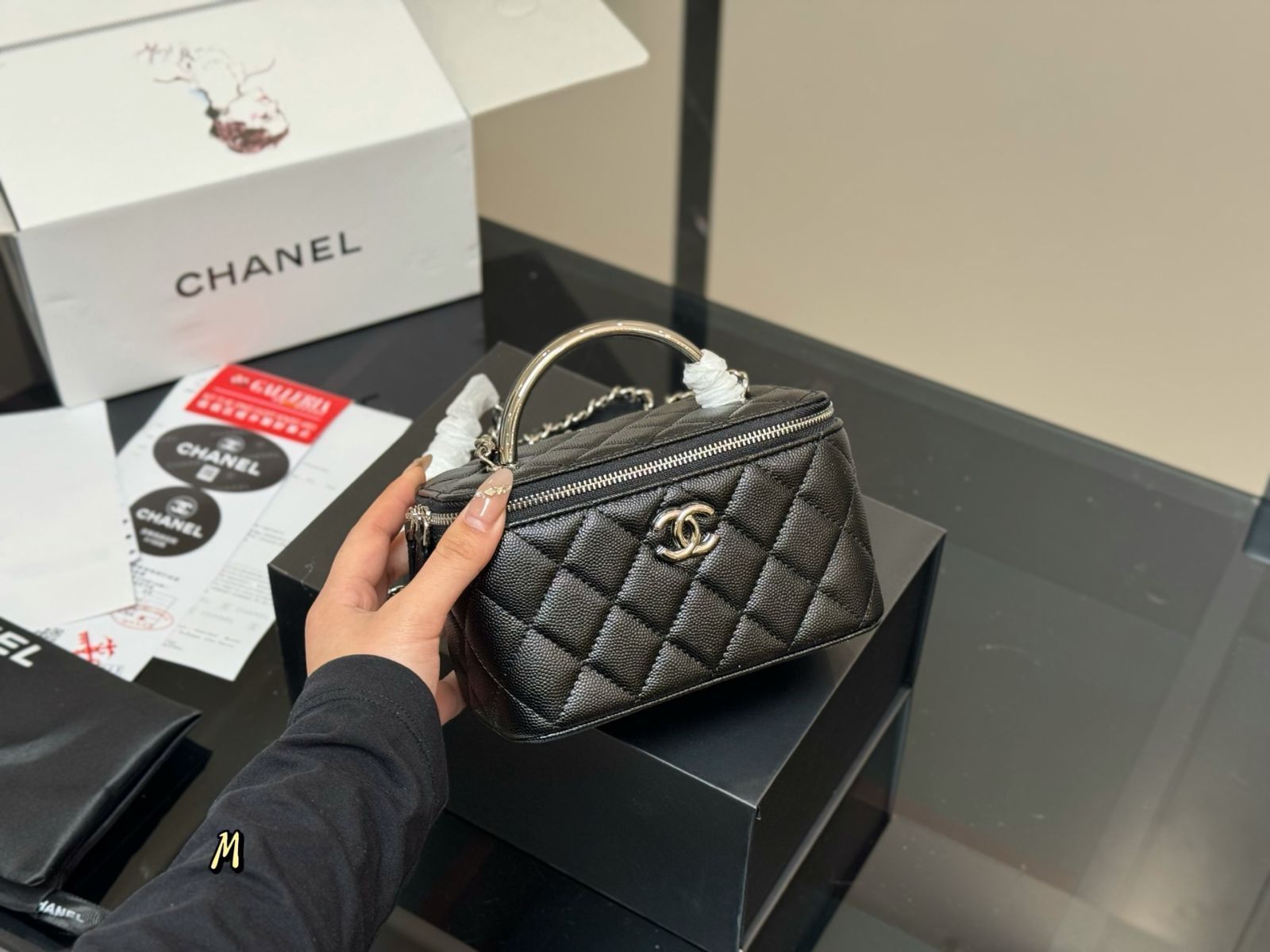 【◇新作◇ヘビロテ確定の逸品♪】CHANEL ヴァニティケース クラシック スモール ヴァニティケース - グレインド シャイニー