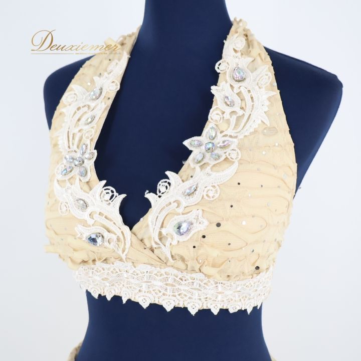 ベリーダンス オリエンタル 衣装 ベージュ系 シルバー ラインストーン ラメ レース 花柄 トップス ヒップスカーフ セット 発表会 イベント 舞台 ベリーダンス衣装 セットアップ おしゃれ ダンス衣装 コスチューム ステージ 舞台用 装飾付き レッスン