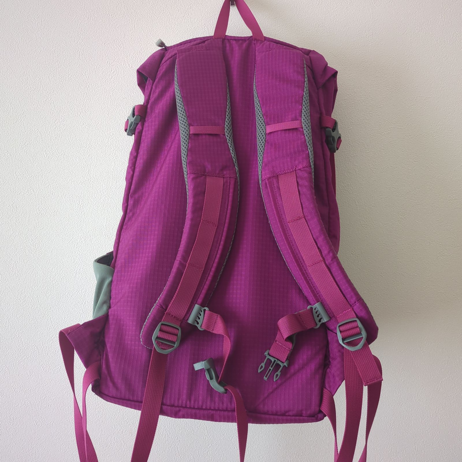 mont-bell SORE 20 リュック 20L ピンク　お値下げ可能です mont-bell SORE 20 リュック 20L ピンク お値下げ可能です
