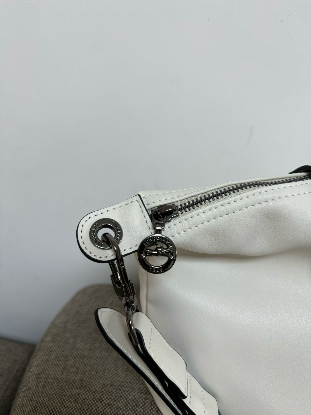 LONGCHAMP 新作 カーフスキン サイドバッグ ショルダーバッグ