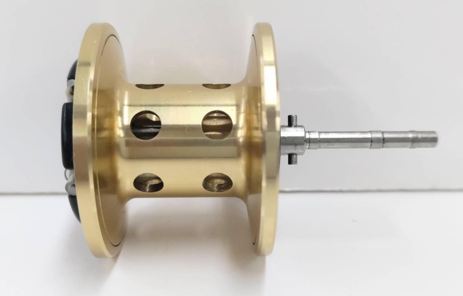 春爆セール！】【極良品】シマノ 05カルカッタ 200（01）バス ナマズ