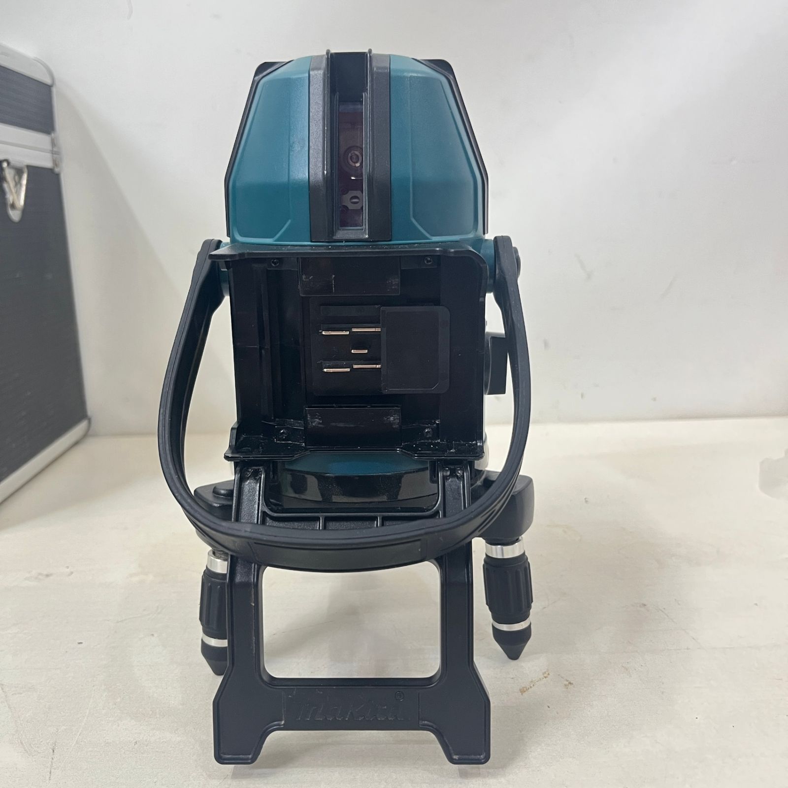 10.8V充電式レーザー墨出し器 SK40GD