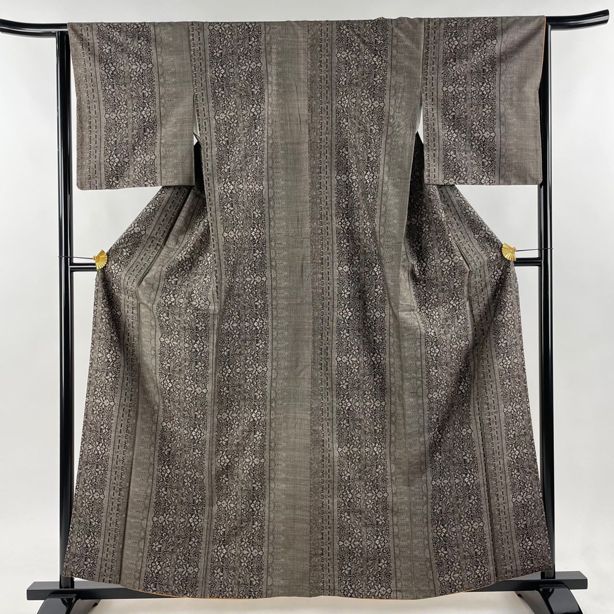 大島紬 身丈160.5cm 裄丈64cm M 袷 純泥染 証紙 草花 縦縞 焦茶色 正絹  