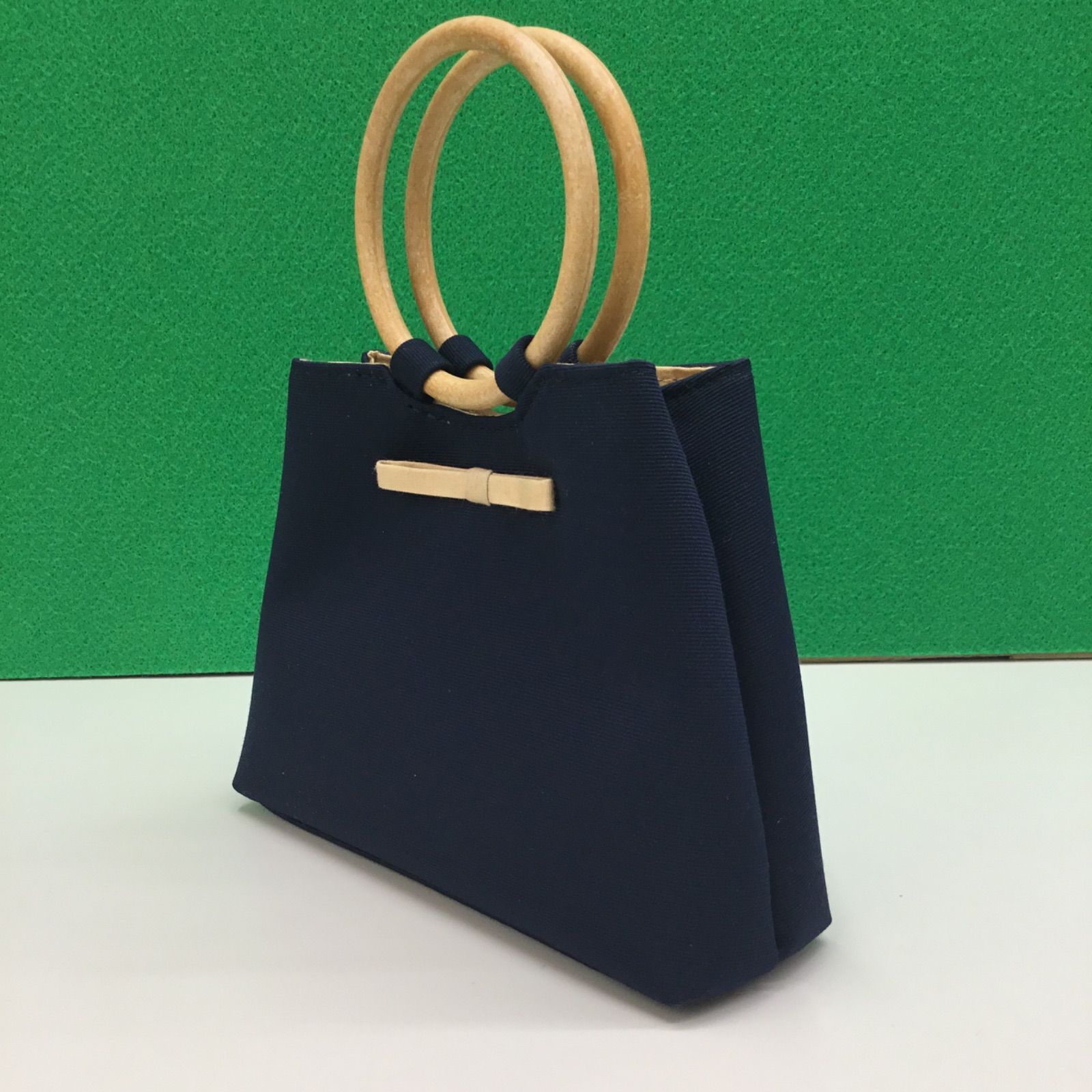 美品? NINA RICCI ニナリッチ ミニバッグ ／ ハンドバッグ 