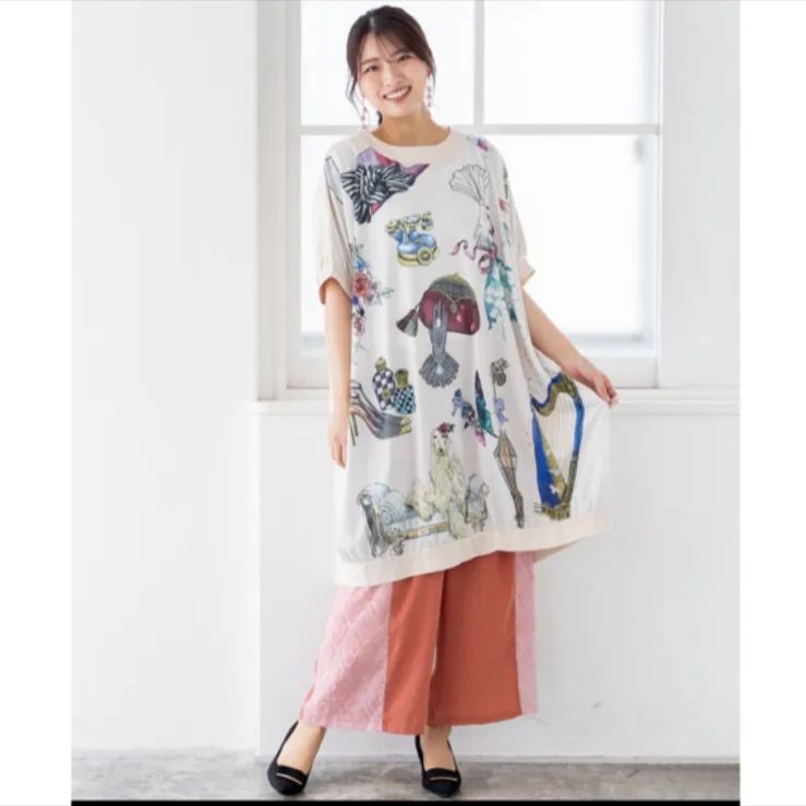 iS ScoLar 華やかな貴婦人モチーフプリント 切替ワンピース