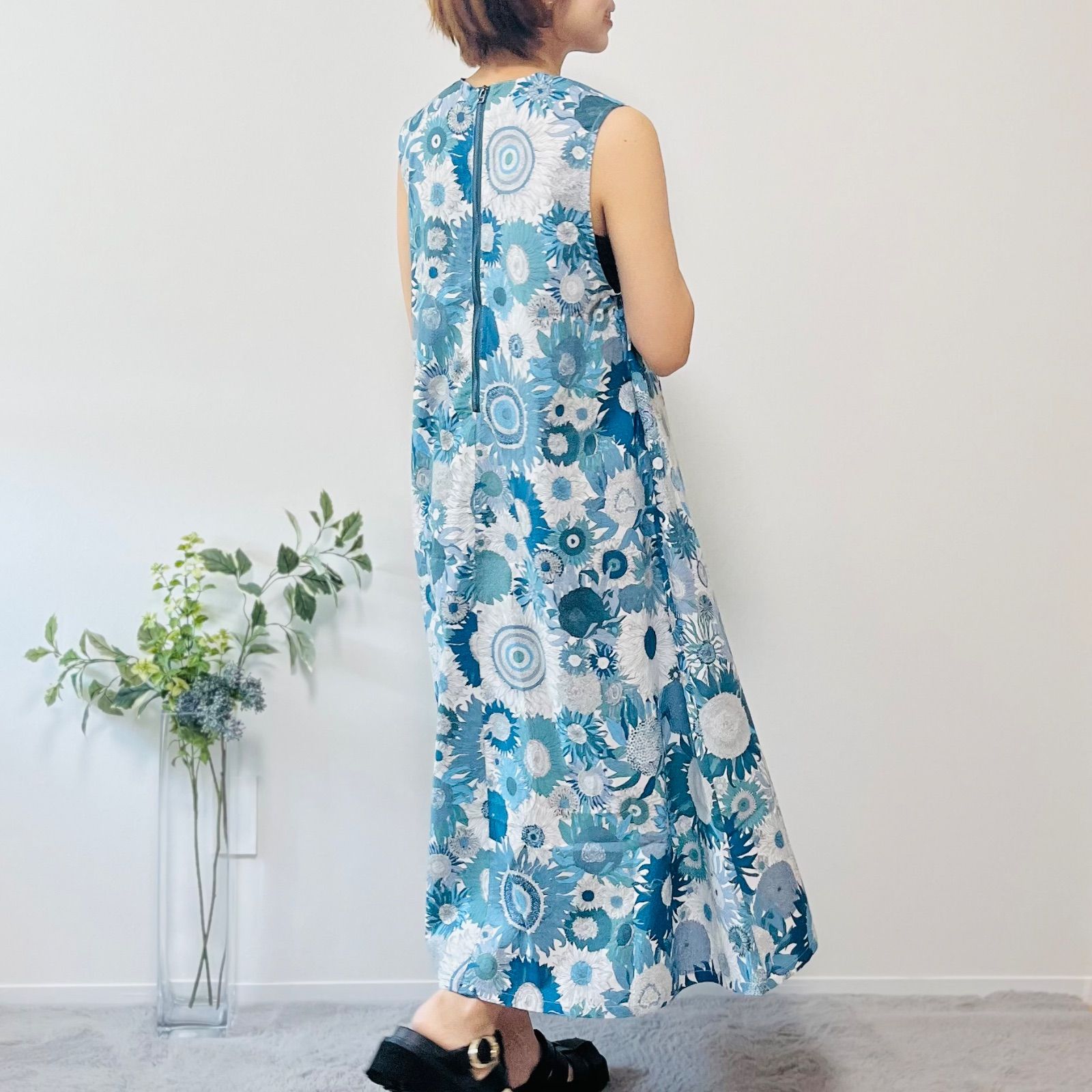 NEW】リバティ柄ひまわりV字ネックAラインワンピース / リゾートワンピ