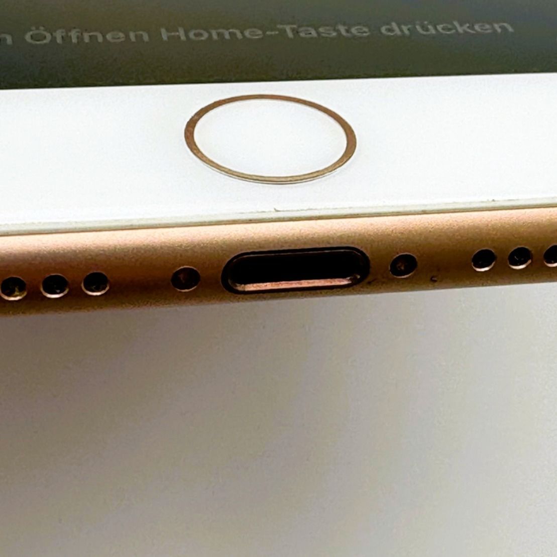 ストア 【美品】 Apple アップル iPhone8 アイフォン8 64GB ドコモ