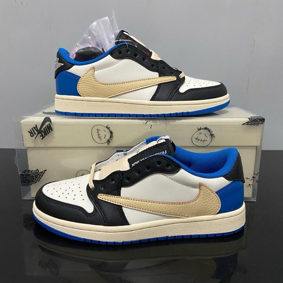 ✨大特価✨ Travis Scott x Fragment Design x Air Jordan 1Low OG SP