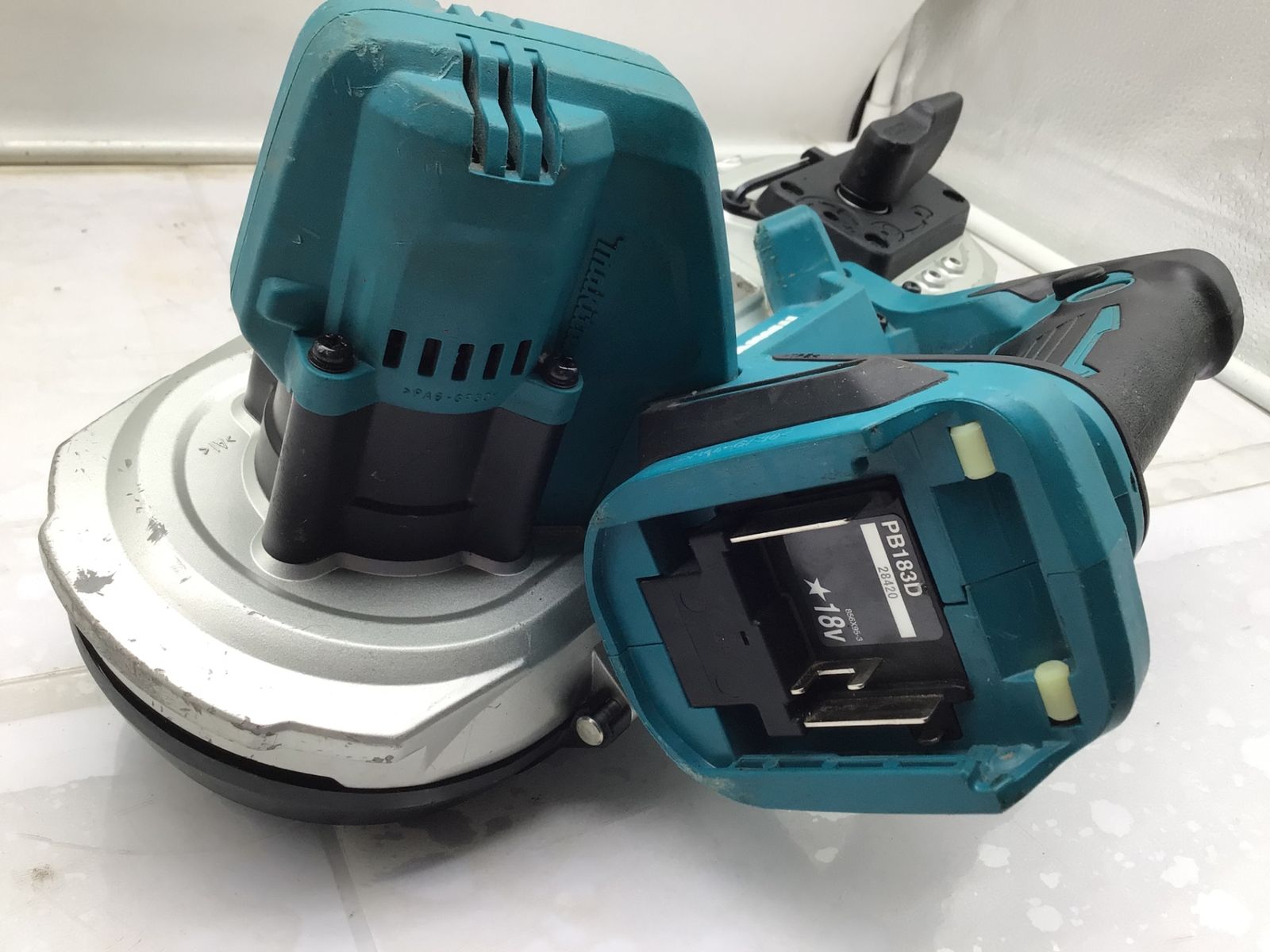 マキタ 18v充電式ポータブルバンドソー