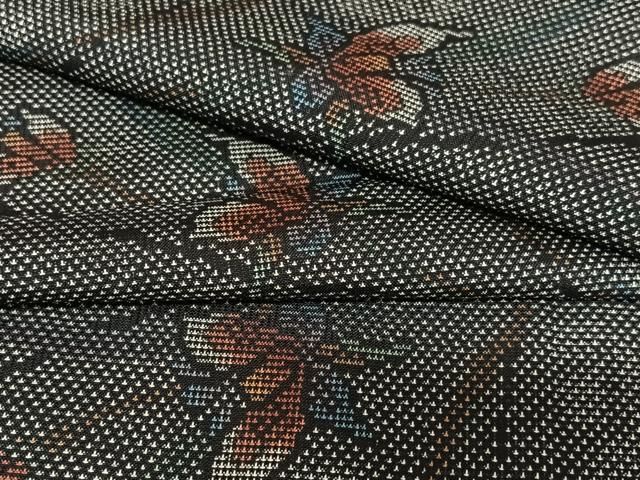 平和屋着物○本場大島紬 9マルキ 孔雀花文 正絹 逸品 DAAV8638tw