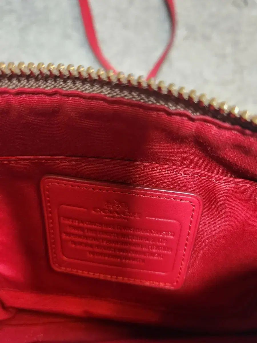 ♥|| COACH コーチ F55663 IM カーキ 本当 赤 クロスバッグ