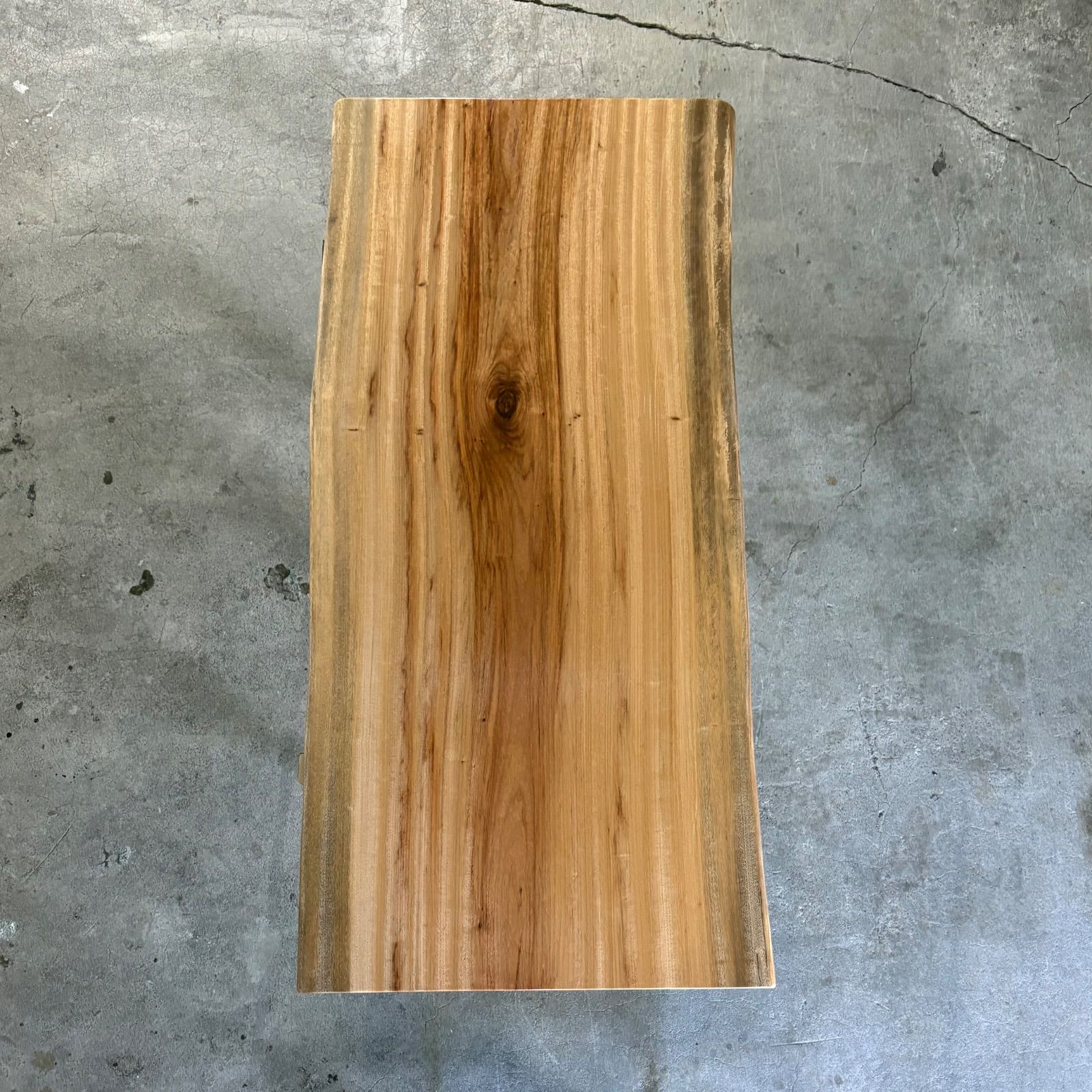 最新の クス 一枚板 天板 無垢材 無垢テーブル ダイニングテーブル カフェテーブル DIY木材 手作り家具 超激安セール開催中です！