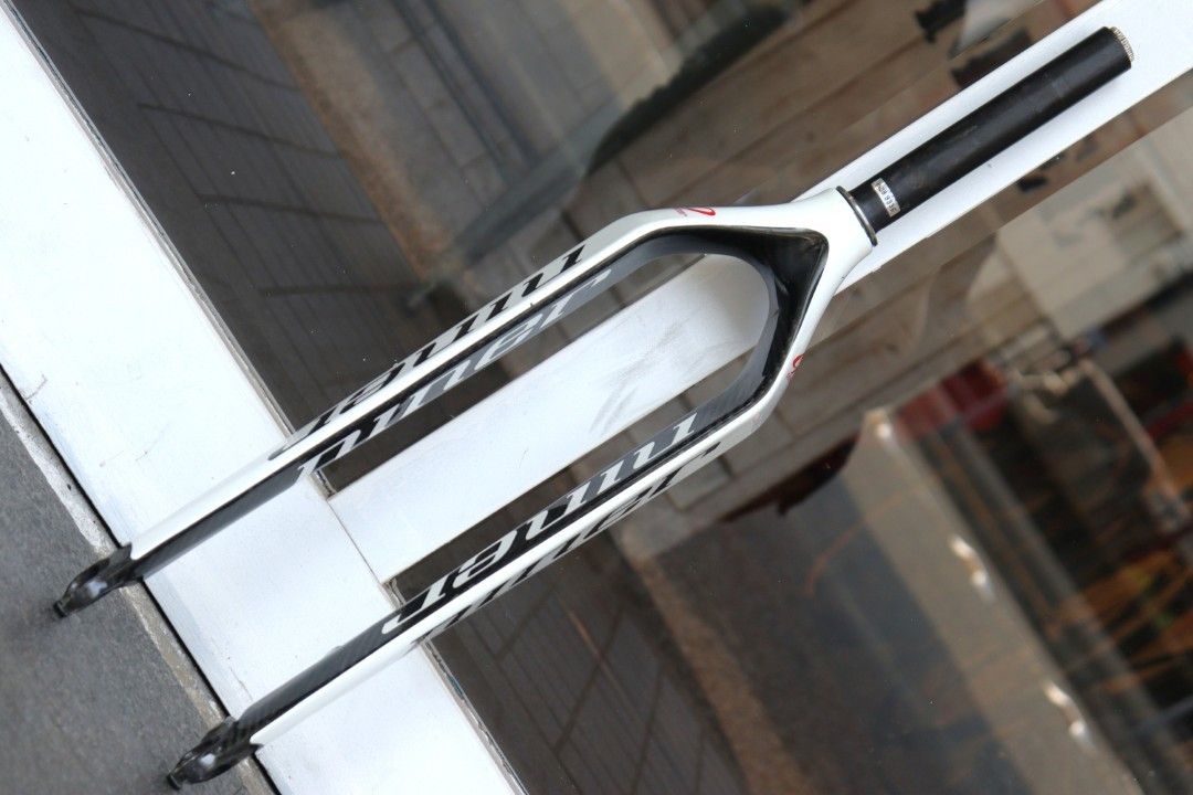 29インチ カーボン