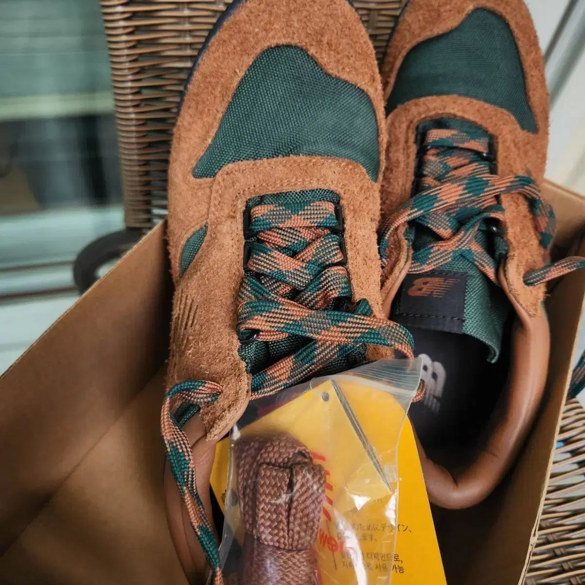 ニューバランス レニエ ロウ 265