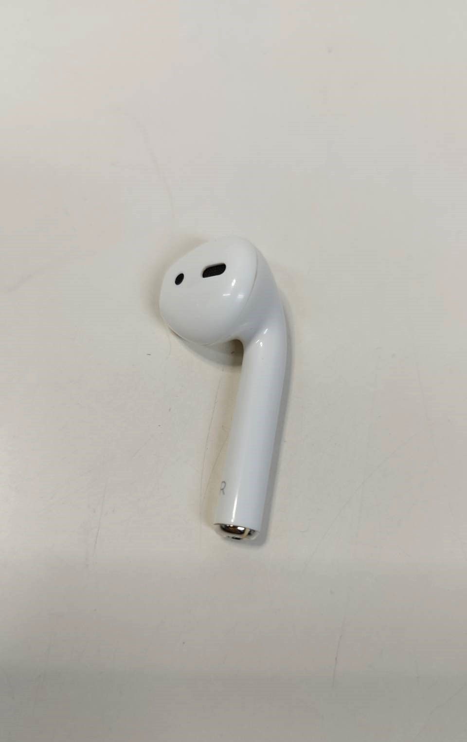 動作品】Apple AirPods 第2世代 (A2032) 右耳のみ！ - メルカリ