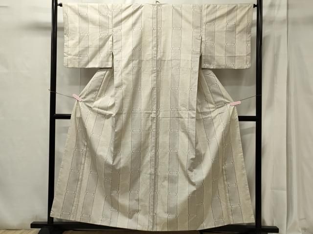 ♦極美品♦本場白紬大島訪問着単品販売♦貴重な120亀甲 本場大島紬】 100山亀甲絣 ≪御仕立て上がり・中古美品≫ 「ベタ