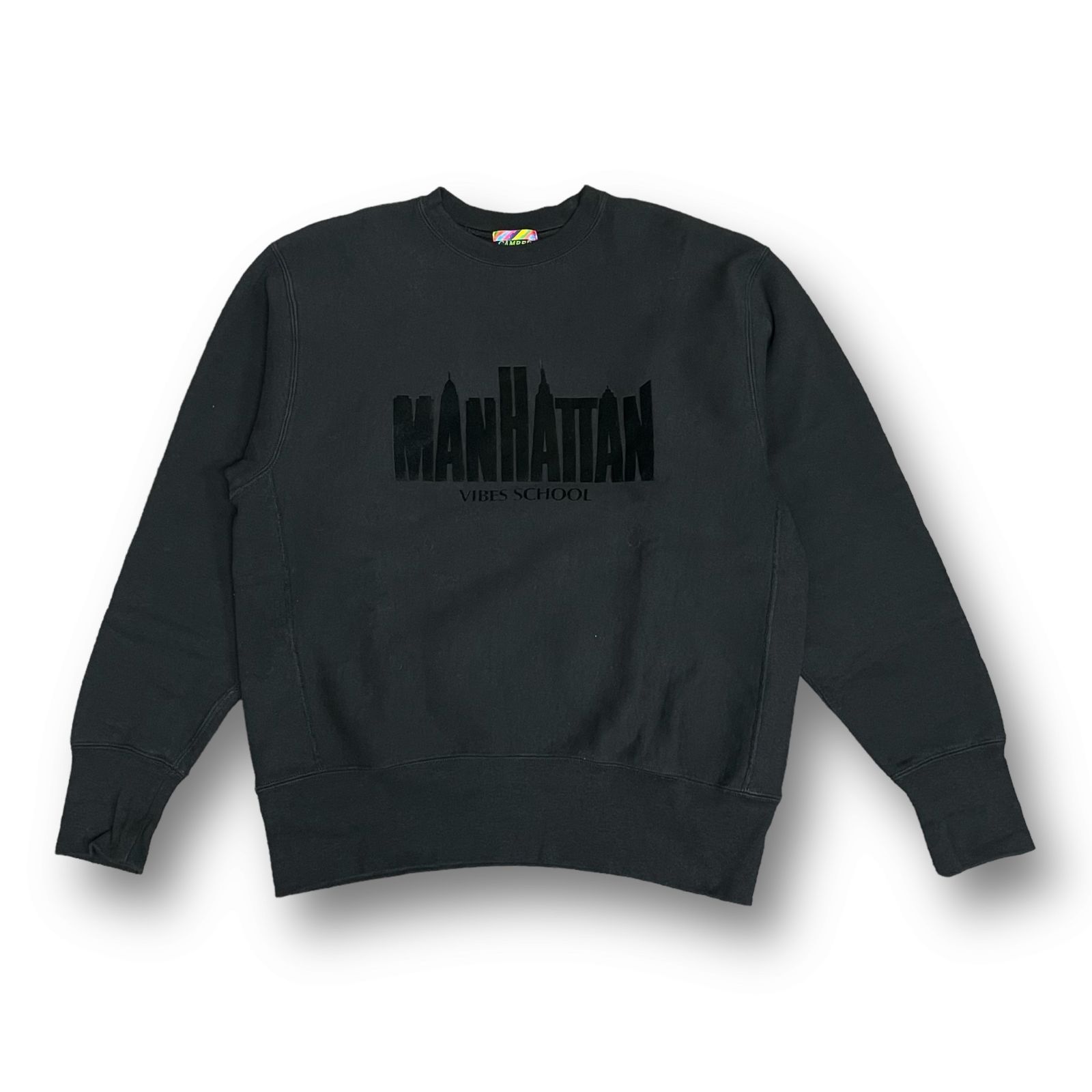 isness MANHATTAN VIBES SCHOOLスウェットトレーナー isness MANHATTAN VIBES SCHOOLスウェットトレーナー