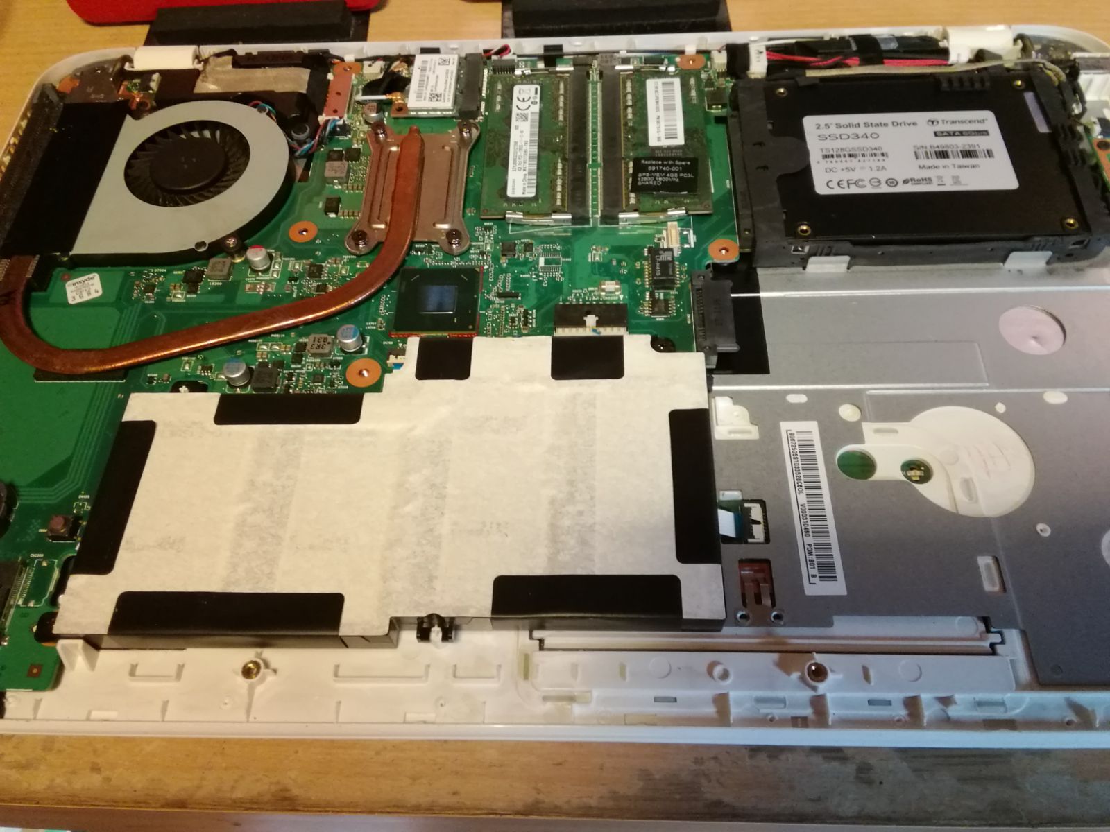 東芝 i5-3337U 8GB/750GB BD T553/37JWB動作確認済 東芝 i5-3337U 8GB/750GB BD T553/37JWB動作確認済
