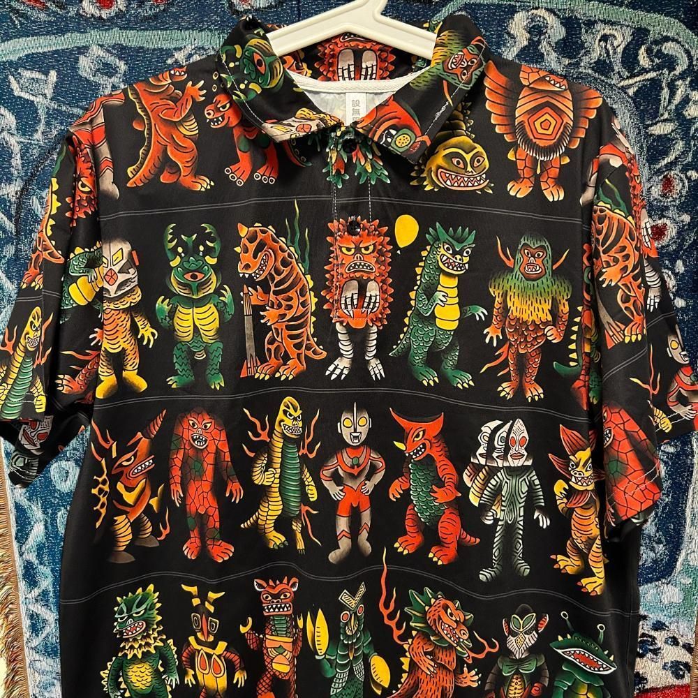00s ウルトラマン Tシャツ 昭和レトロ 個性派 希少 00s ウルトラマン レトロTシャツ 昭和レトロ 個性派 アニメ