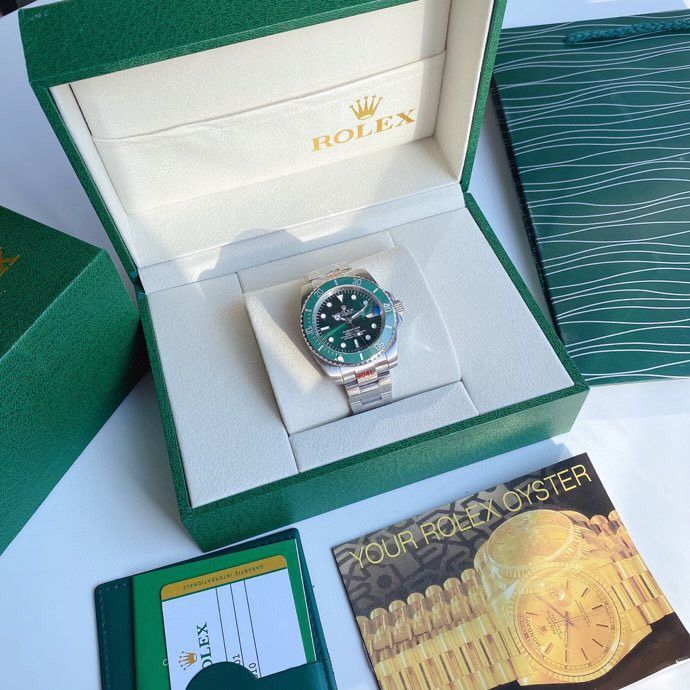 今日 ROLEX サブマリナー グリーン ダイヤル 腕時計