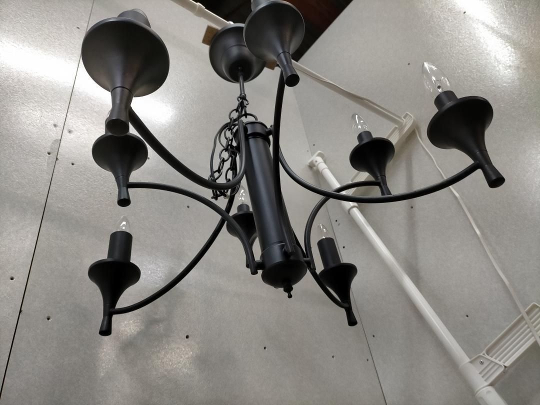 8灯シンプルシャンデリアペンダントライトブラック黒シャンデリア