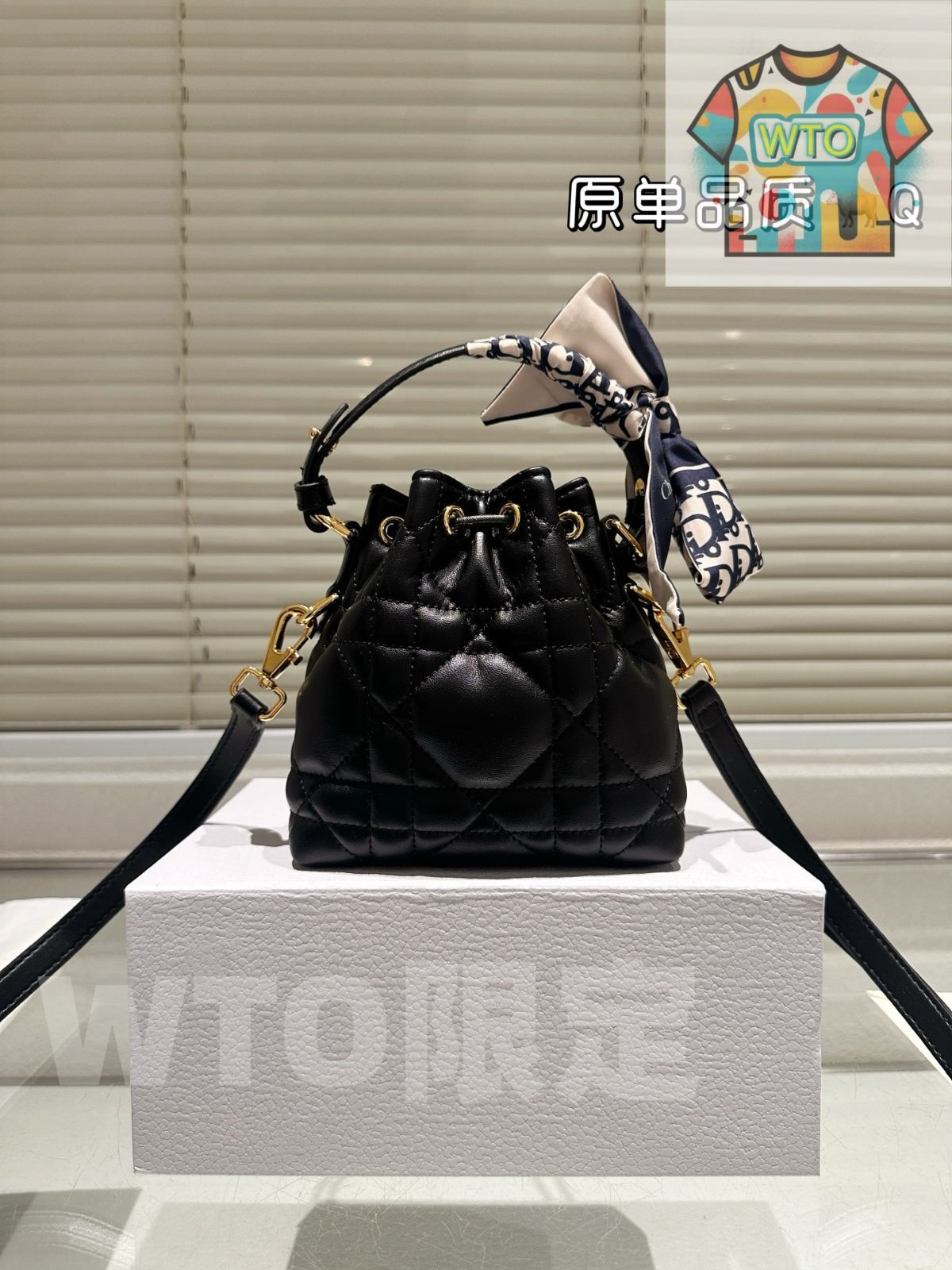 Dior 小型ハンドバッグ ミニ Dior(ディオール) バッグ・カバン(レディース) - 海外通販