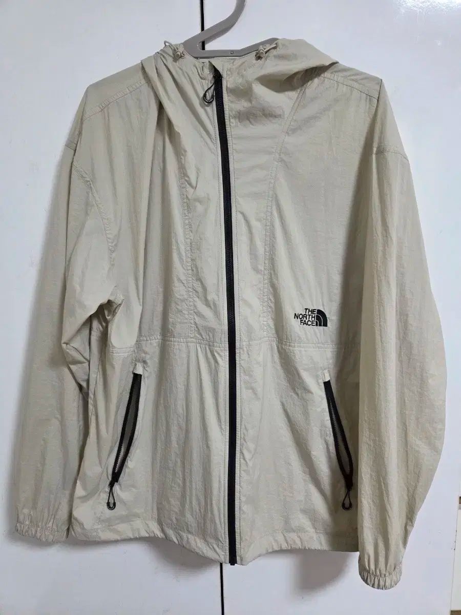 THE NORTH FACE ザノースフェイス フード ウィンドブレーカー アイボリー 95