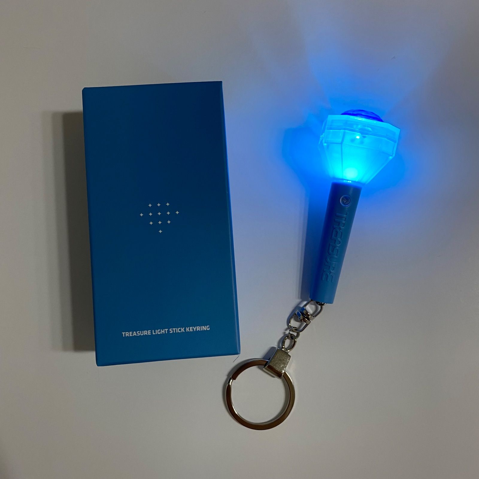 TREASURE LIGHT STICK KEYRING - メルカリ