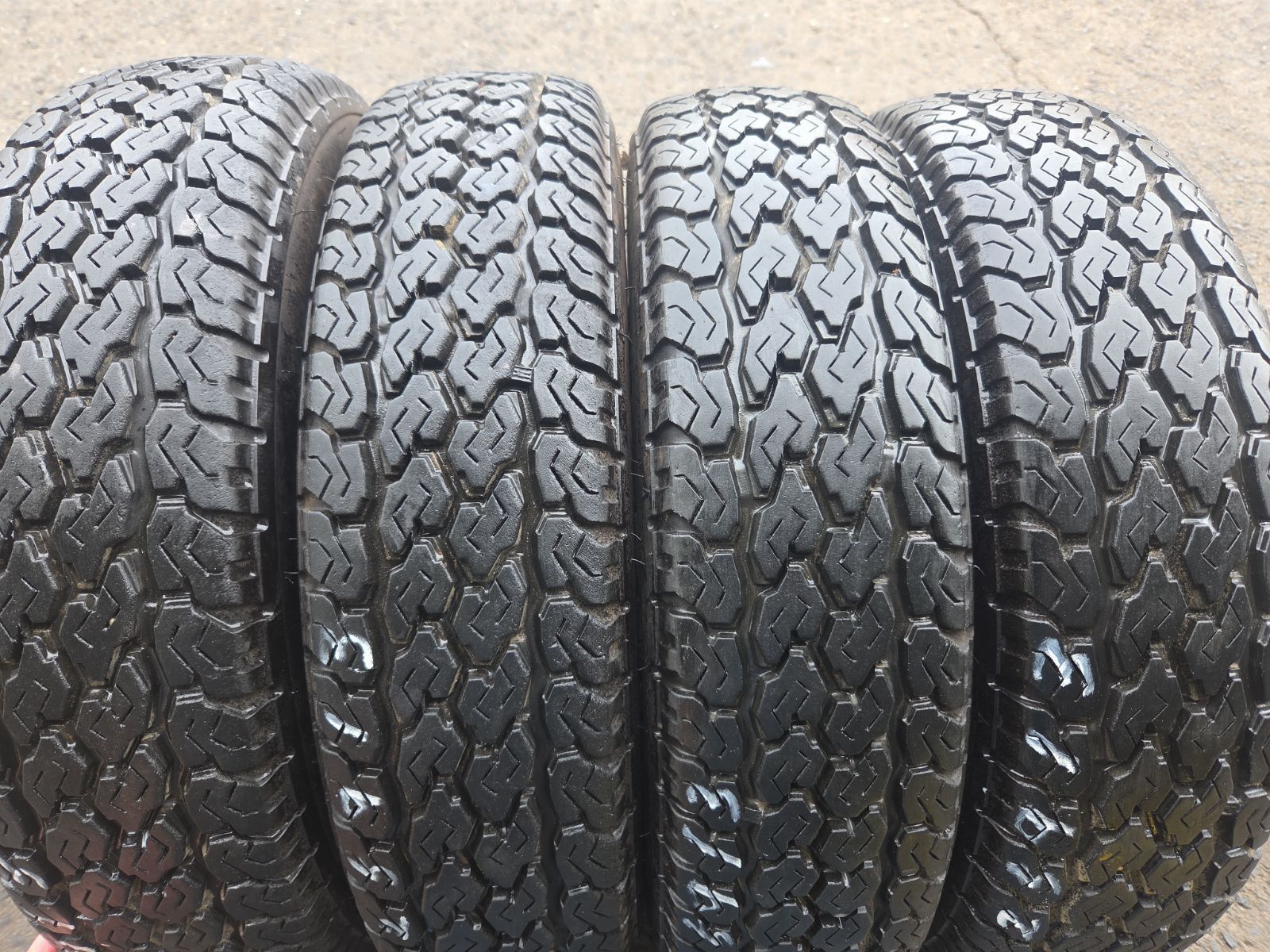 !! 145R13 6PR ダンロップ 4本 19年製 トラック パンクチェック済み