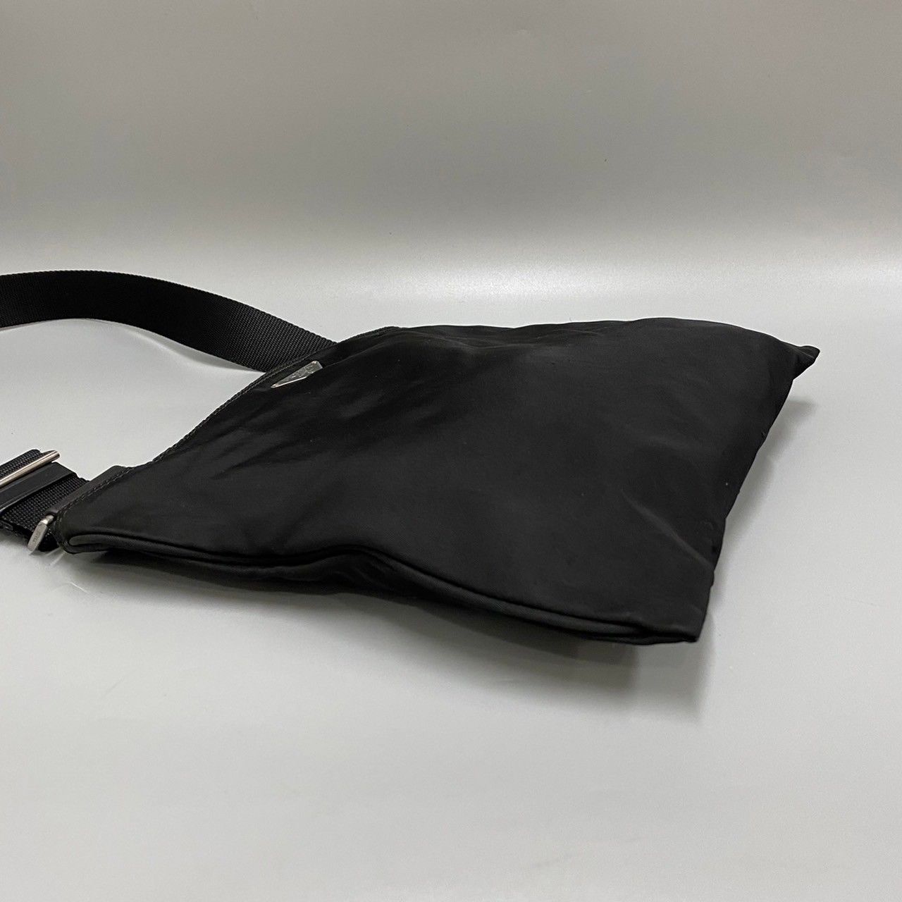 美品 レア品 PRADA プラダ 三角ロゴ 金具 ナイロン ミニ ショルダー