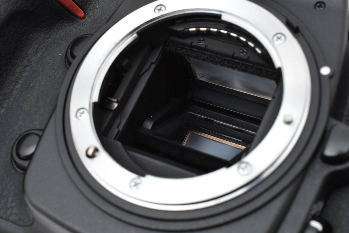 【中古】Nikon D3200 カメラブラック&収納ヒョウ柄セット 中古】Nikon D3200 カメラブラック&収納ヒョウ柄セット