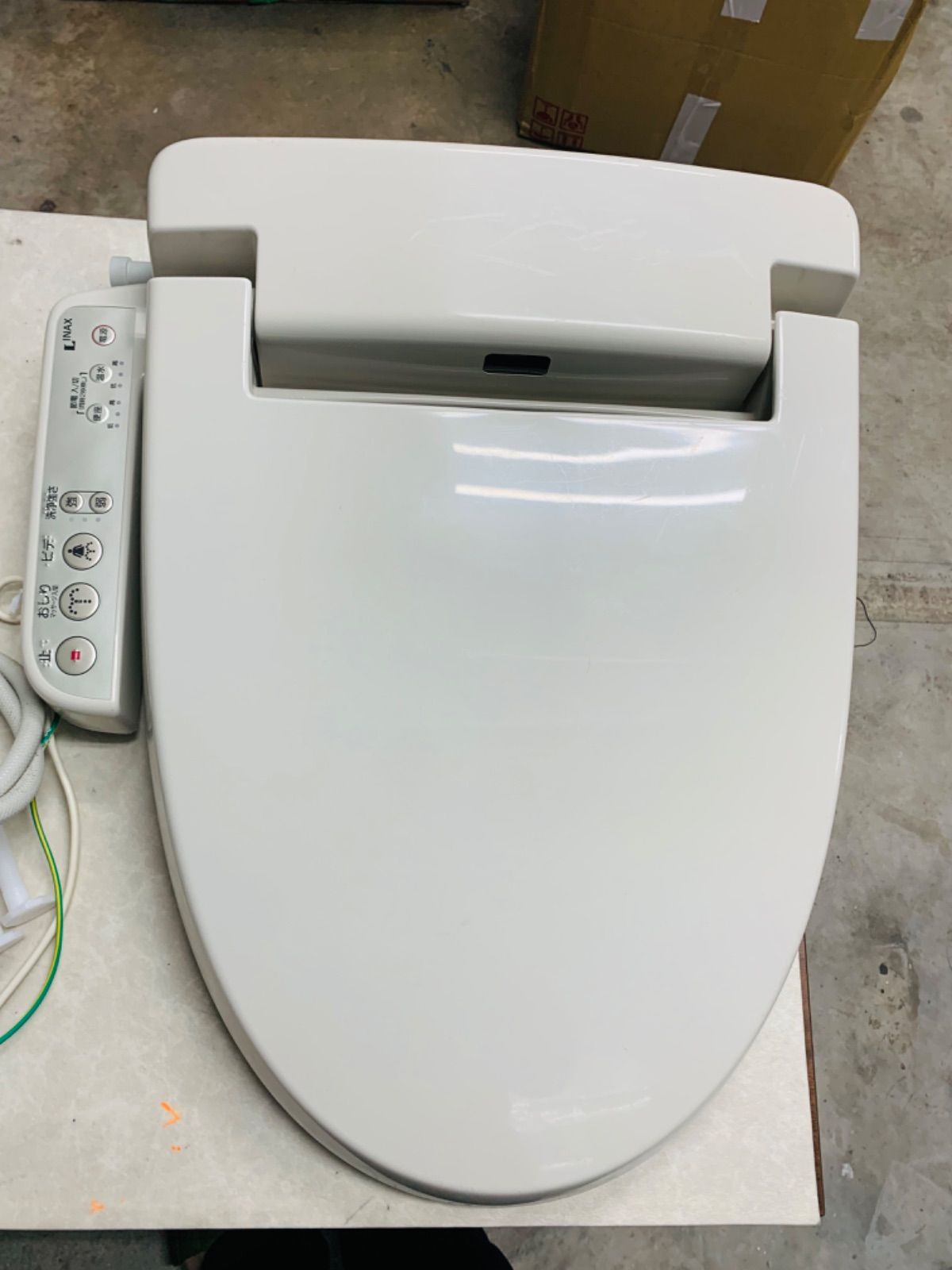 C102 INAX 温水洗浄便座 - メルカリ