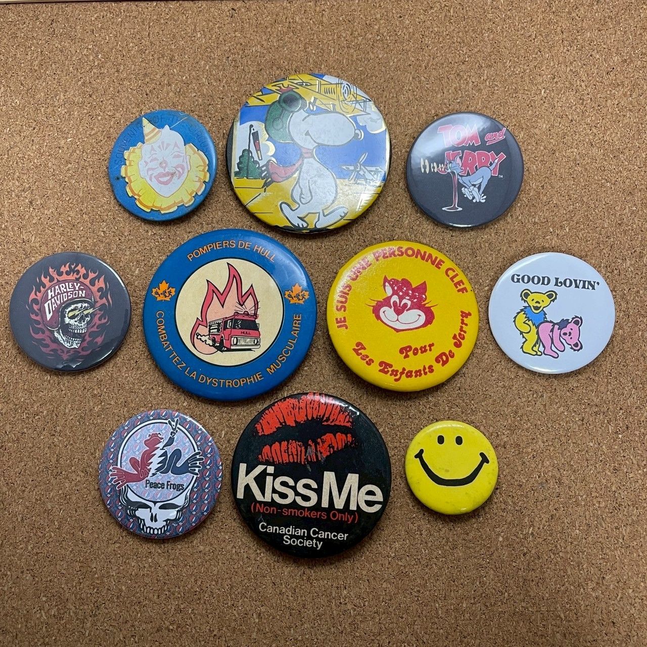 缶バッジ ボタン BUTTON ピン バッジ アクセサリー 小物 プレゼント